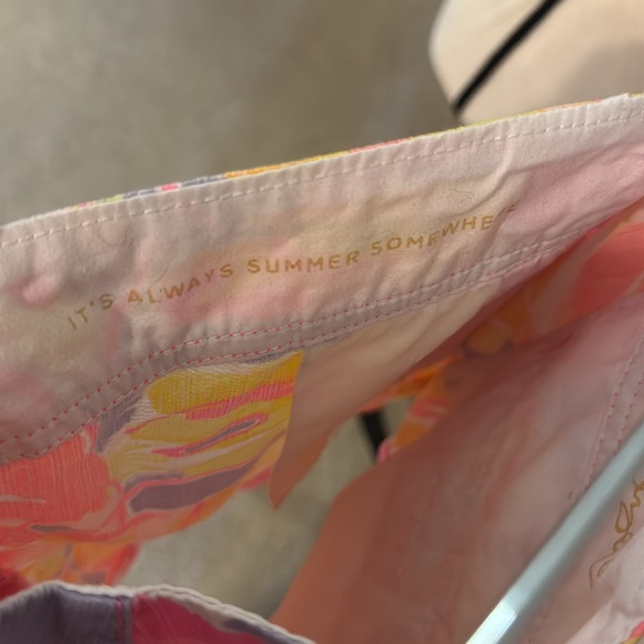 Lilly Pulitzer Kerrie Short 3” Inseam - Picture 3 of 4